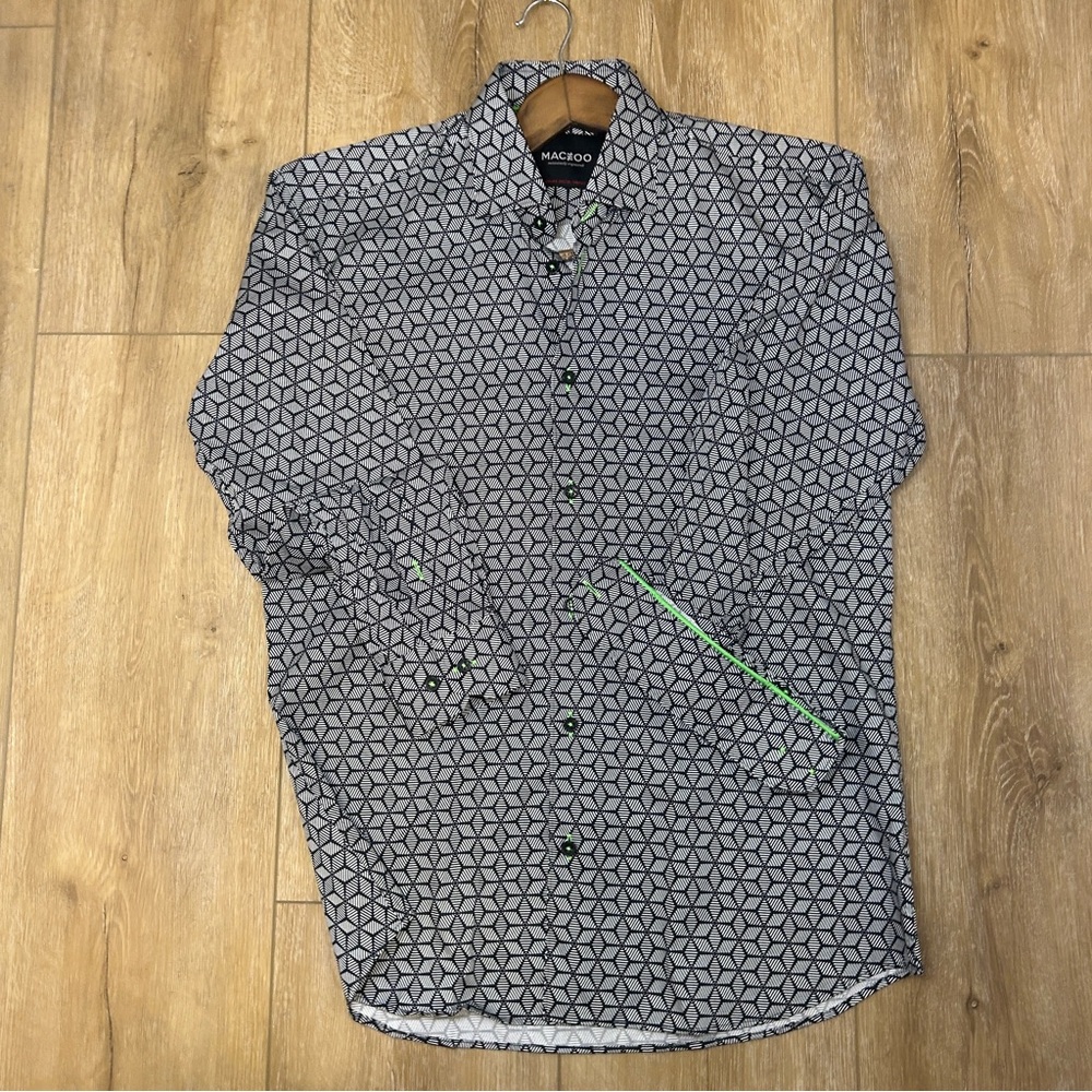 MACEOO Casual Button Down Shirt w/ Bold Geometric Design and Green Stitching.
